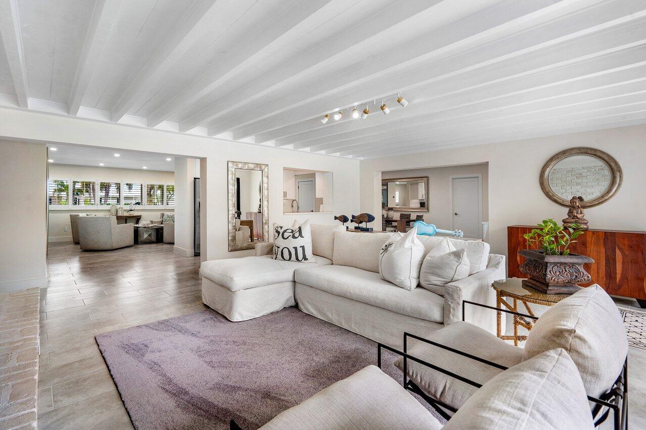 LAKE SHORE ESTATES - Residential Lease