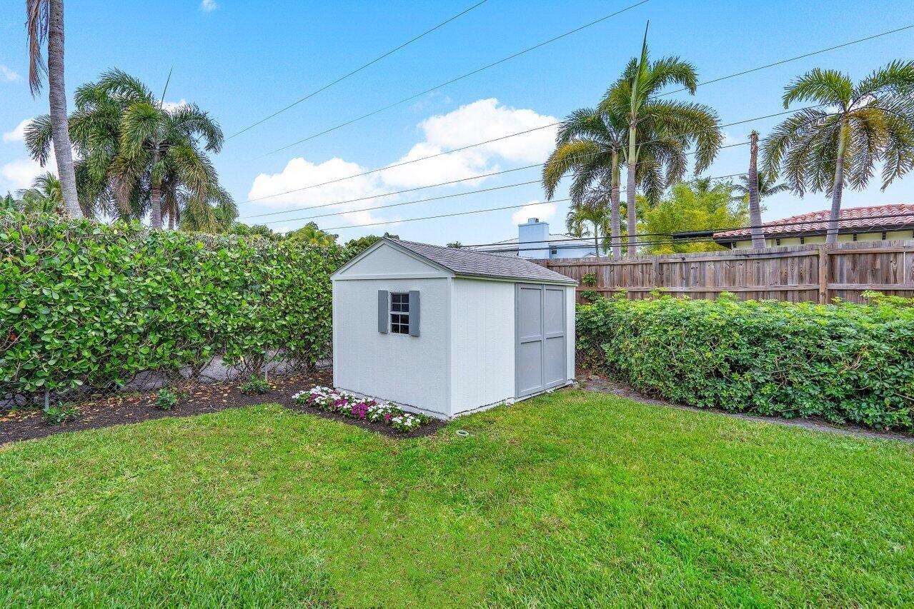 LAKE SHORE ESTATES - Residential Lease