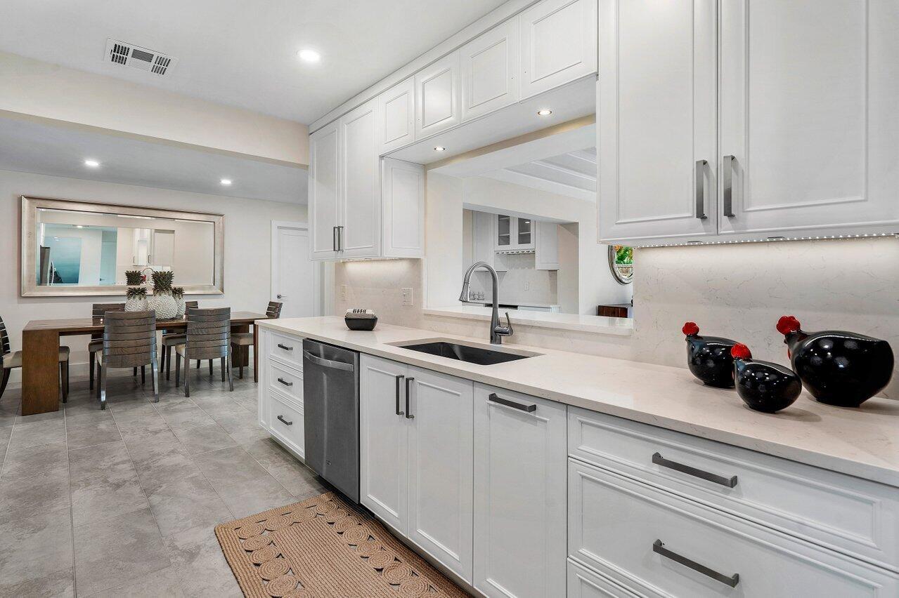 LAKE SHORE ESTATES - Residential Lease