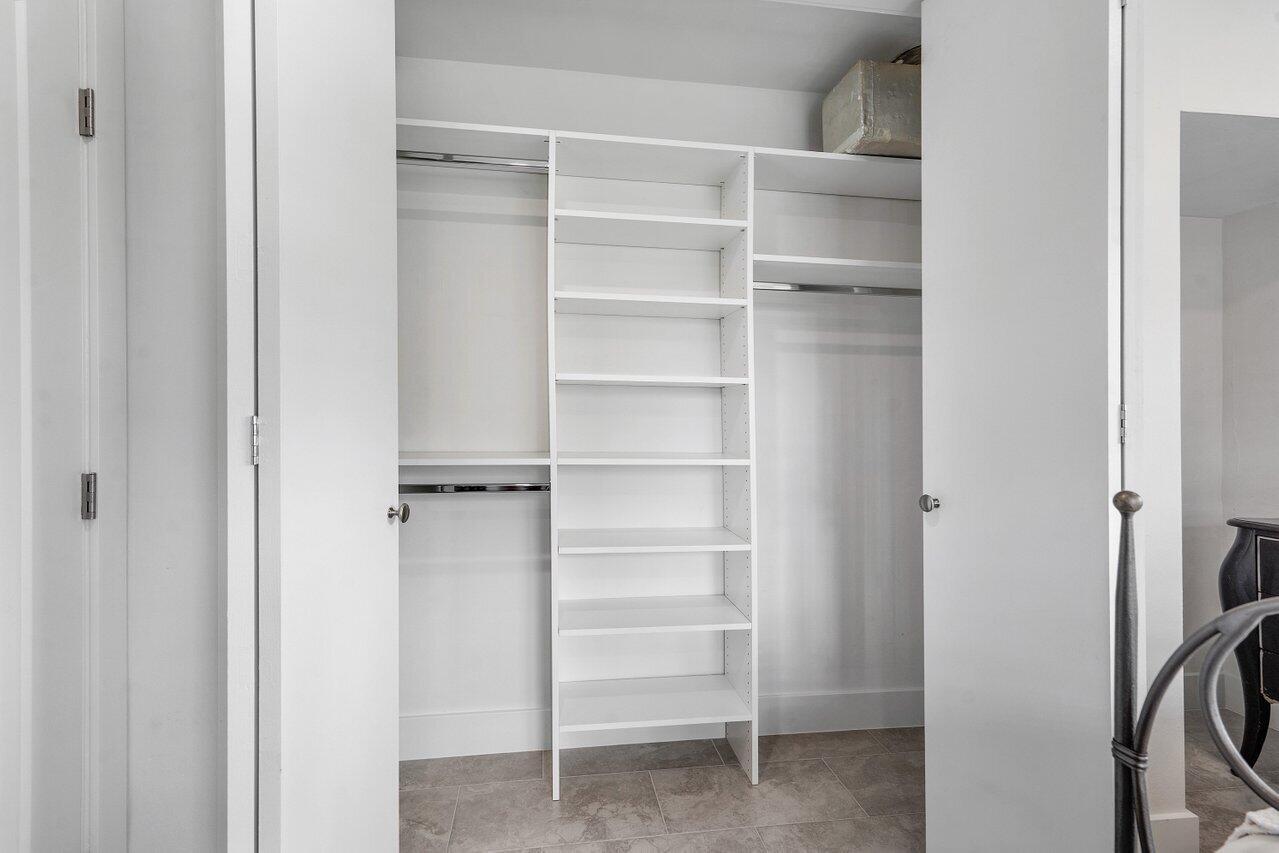 LAKE SHORE ESTATES - Residential Lease