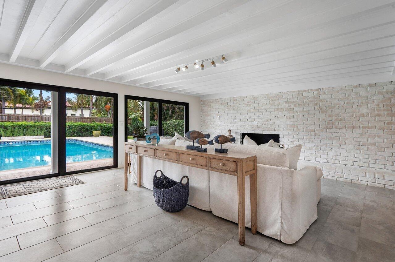 LAKE SHORE ESTATES - Residential Lease