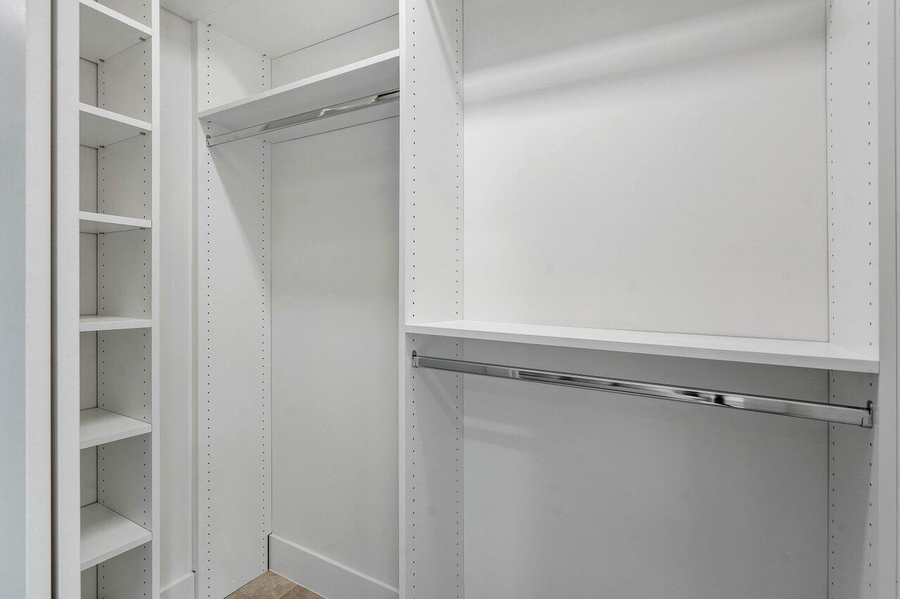 LAKE SHORE ESTATES - Residential Lease