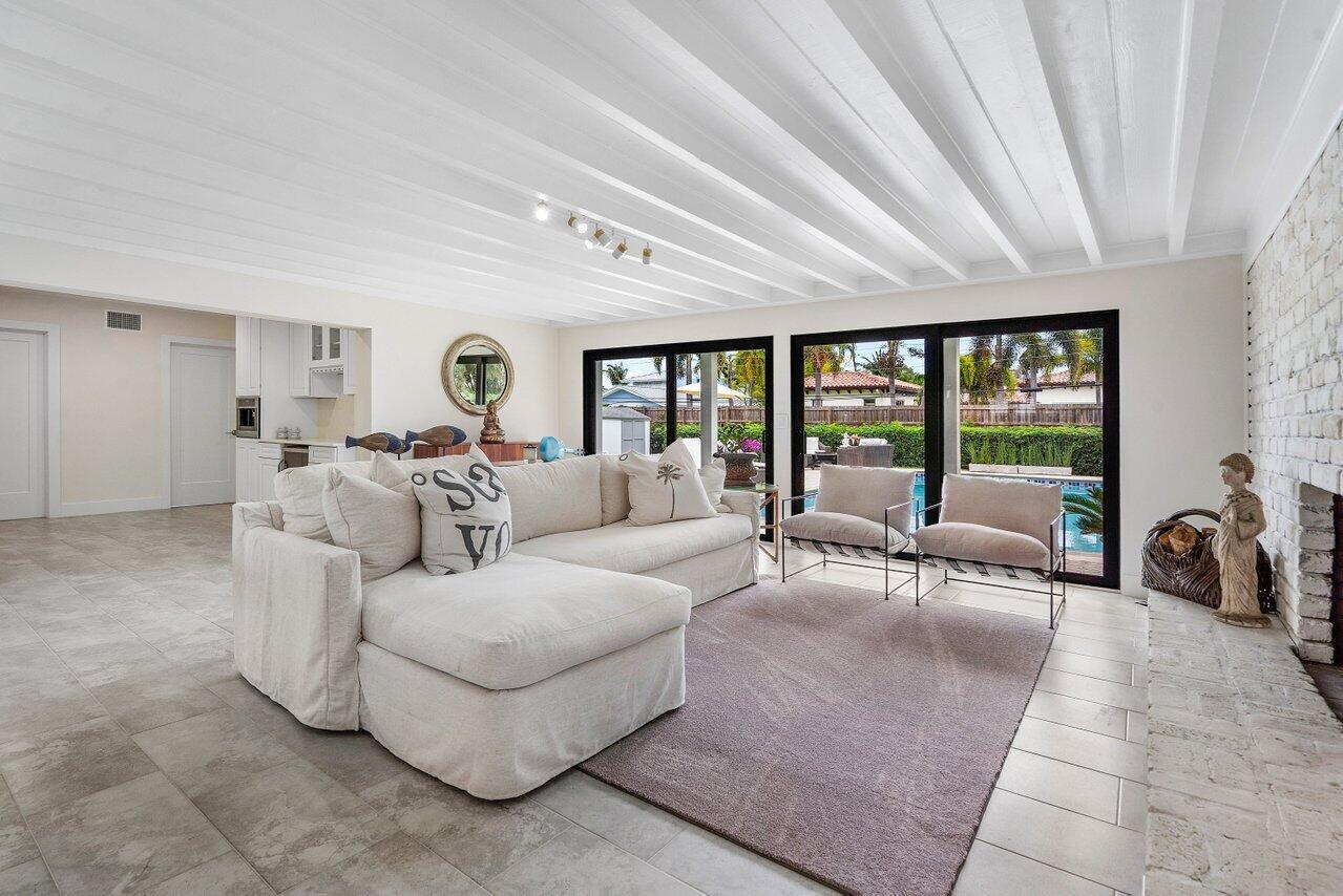 LAKE SHORE ESTATES - Residential Lease