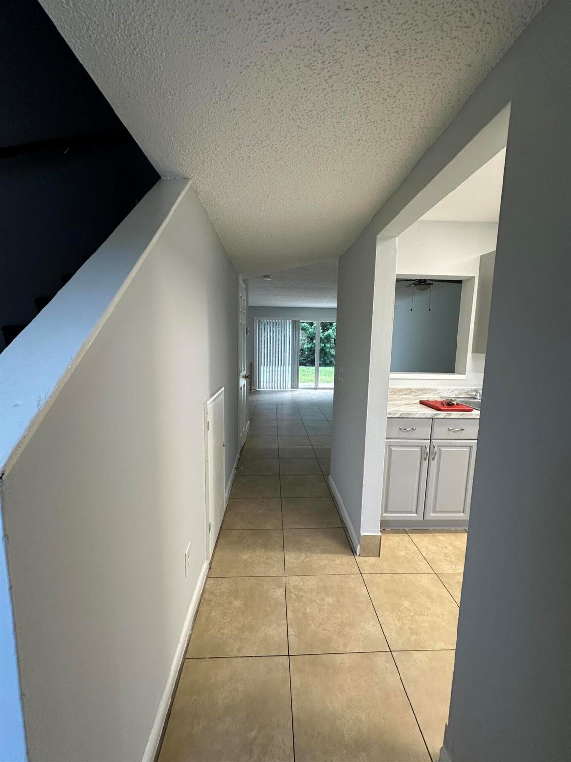 DIXIELAND - Residential Lease