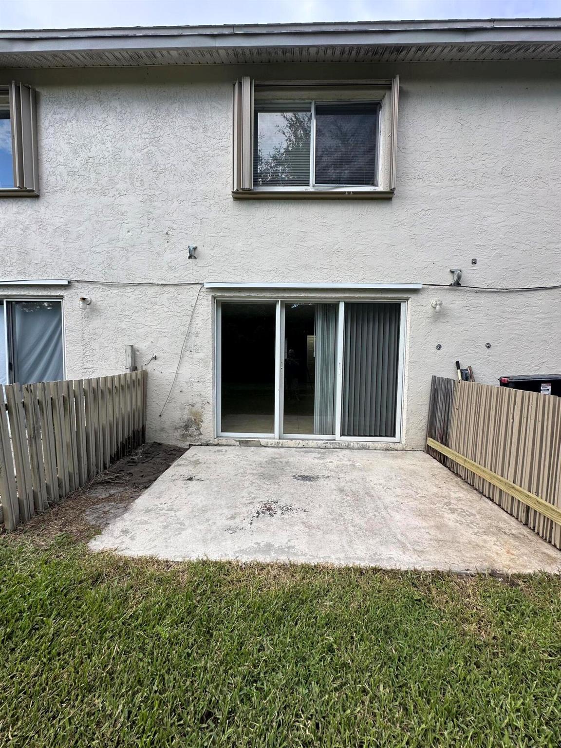 DIXIELAND - Residential Lease