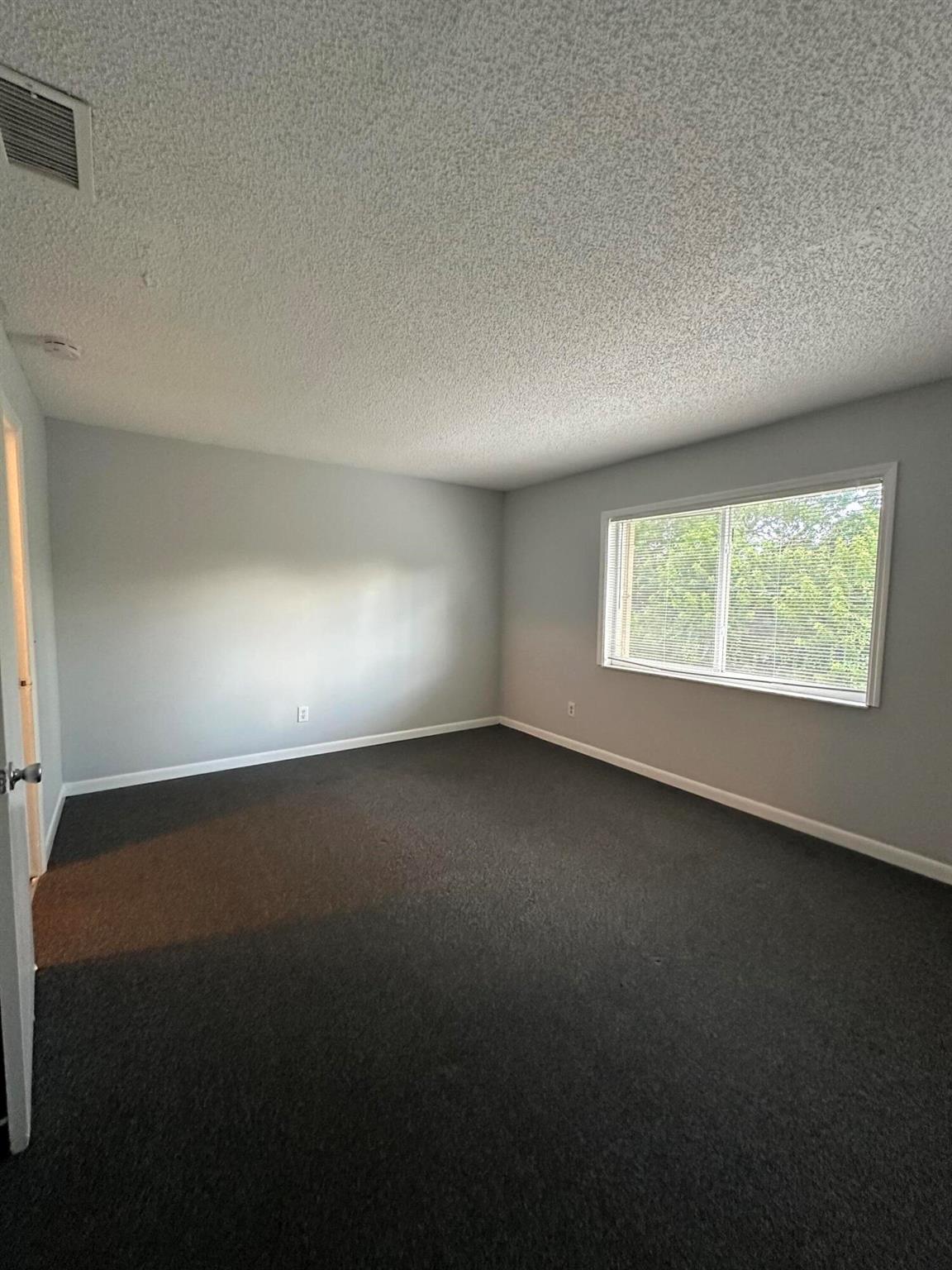 DIXIELAND - Residential Lease