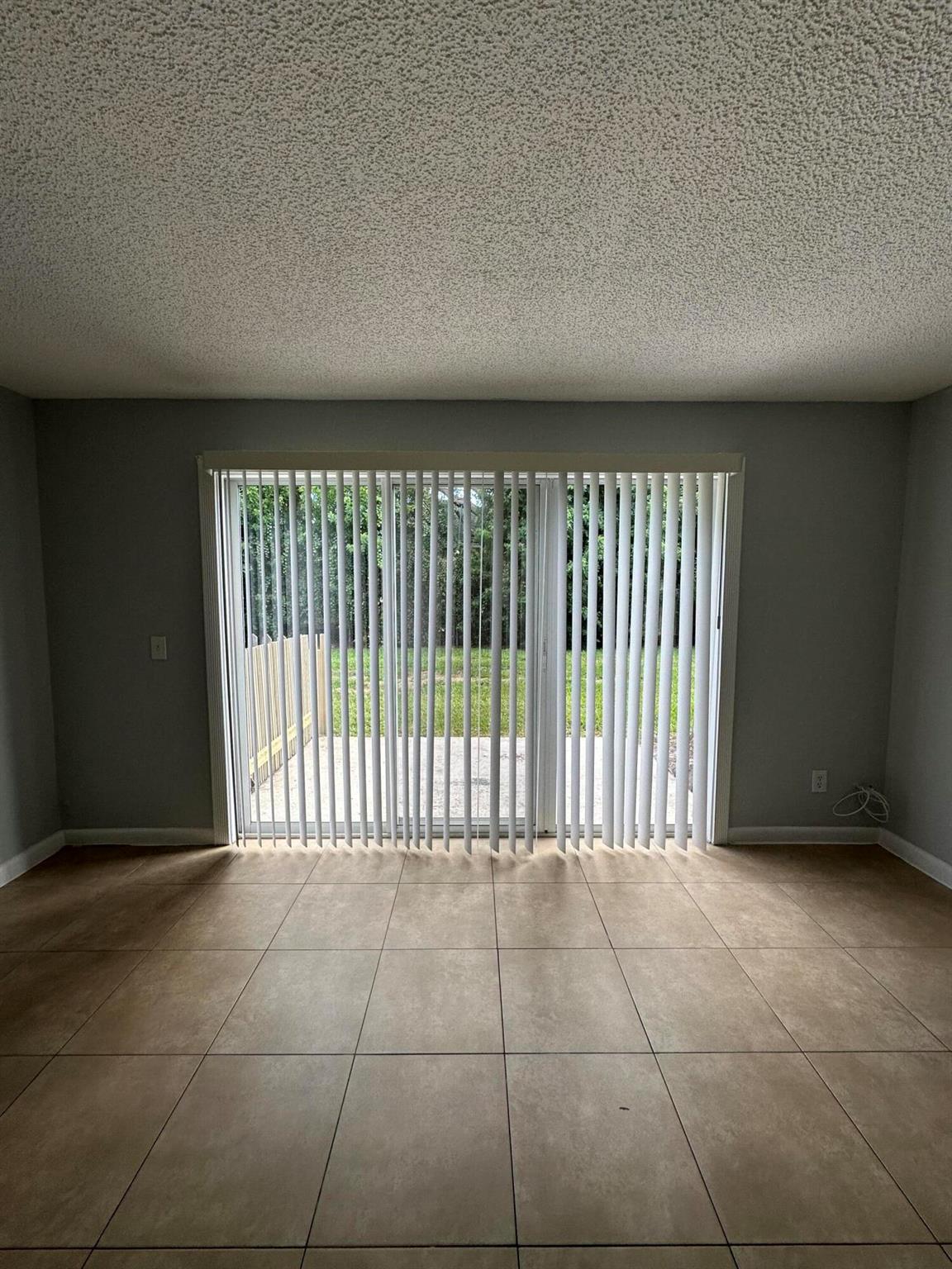 DIXIELAND - Residential Lease