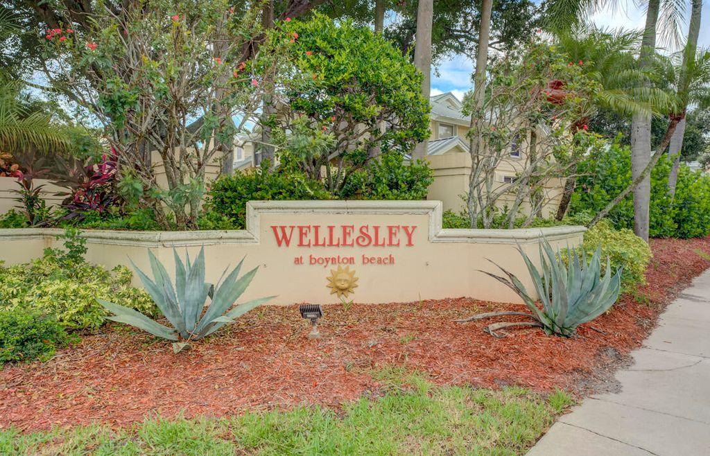 Photo of 4102 Roxbury Court #41b, Boynton Beach, FL 33436 (MLS # R11128464)