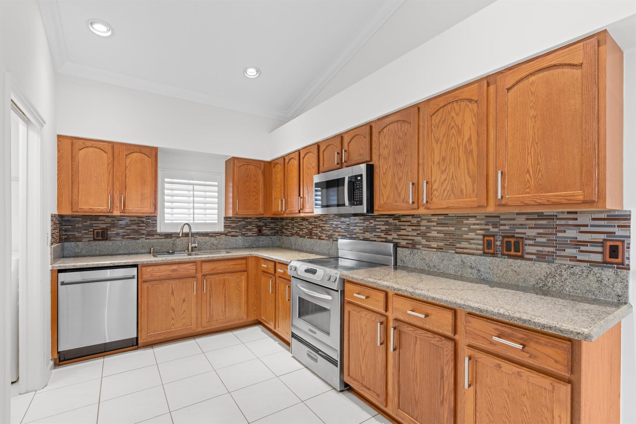 EAGLE POINT - Residential Lease