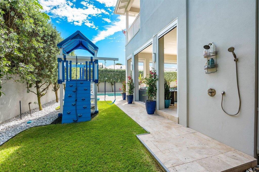 Palm Trail - Residential