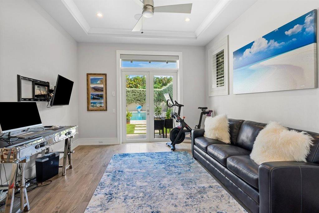 Palm Trail - Residential