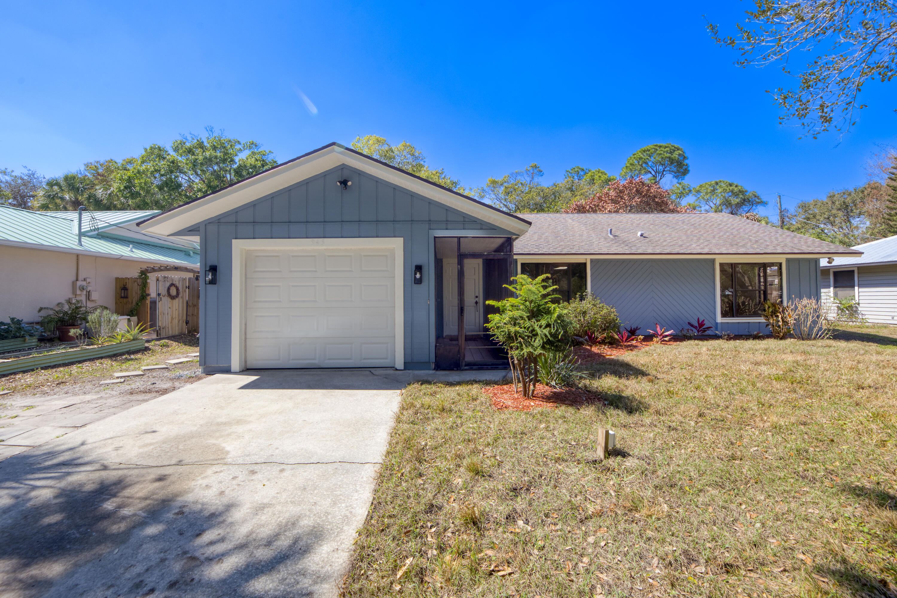 GROVENOR ESTATES UNIT 2 - Residential