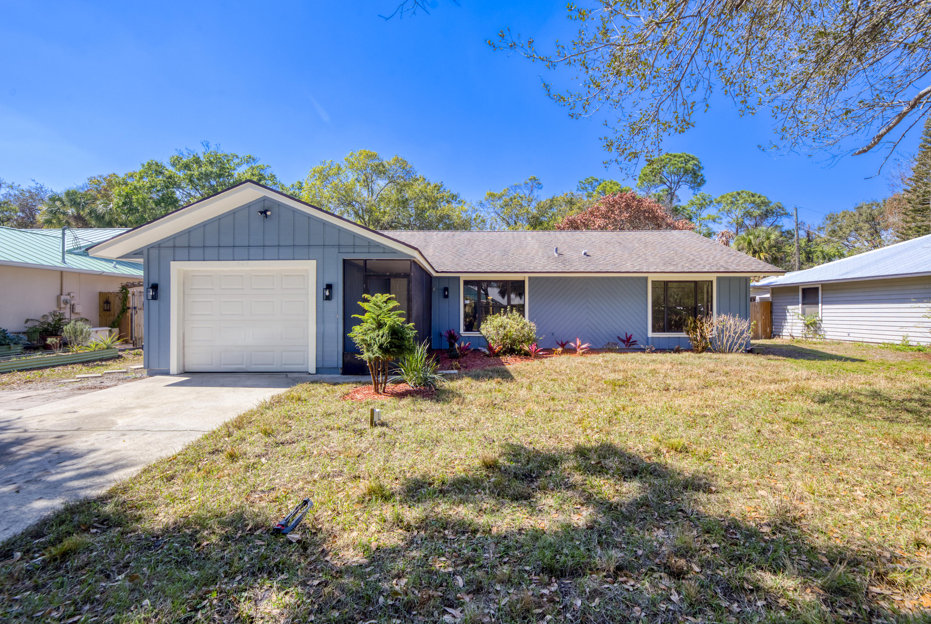 GROVENOR ESTATES UNIT 2 - Residential