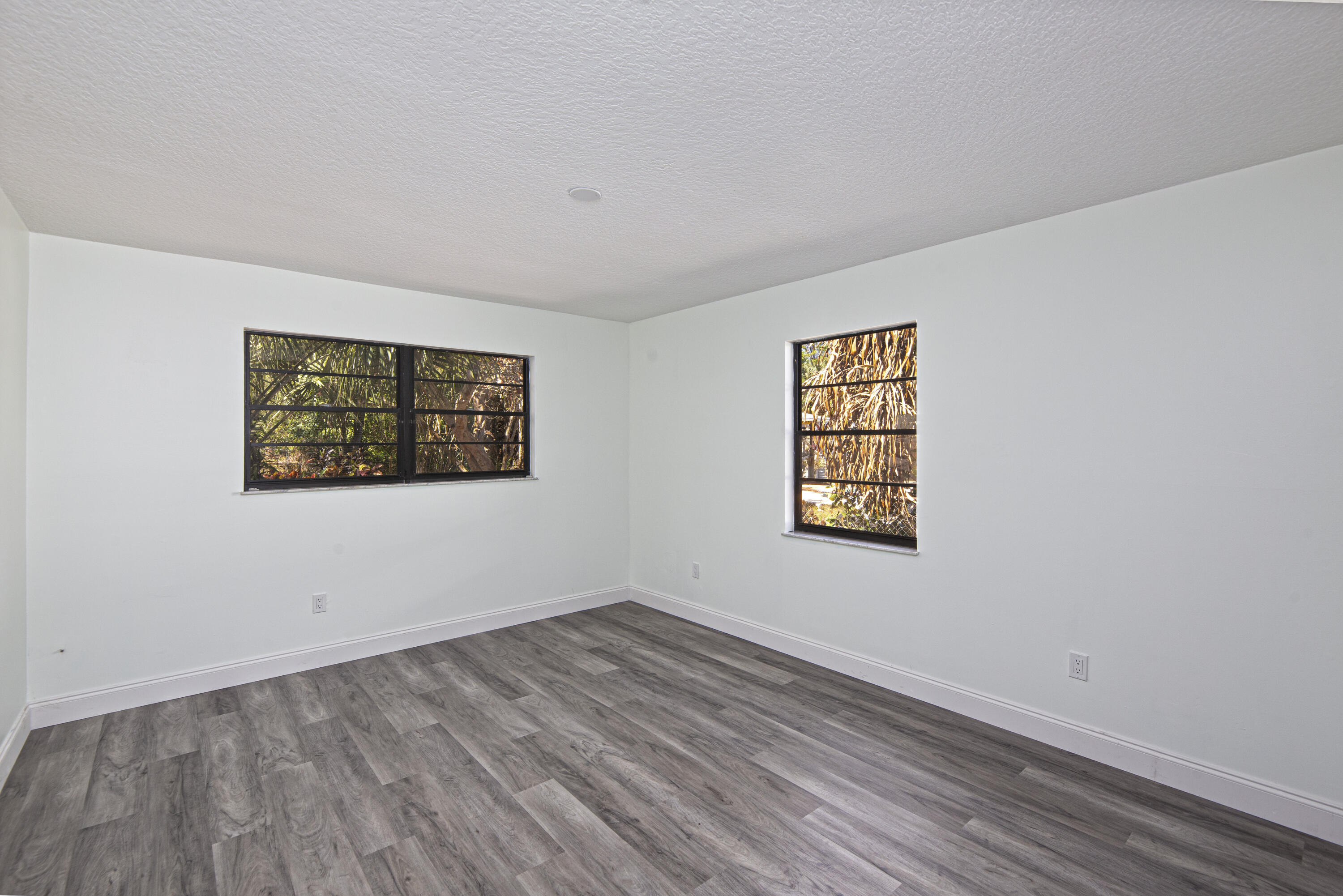 GROVENOR ESTATES UNIT 2 - Residential