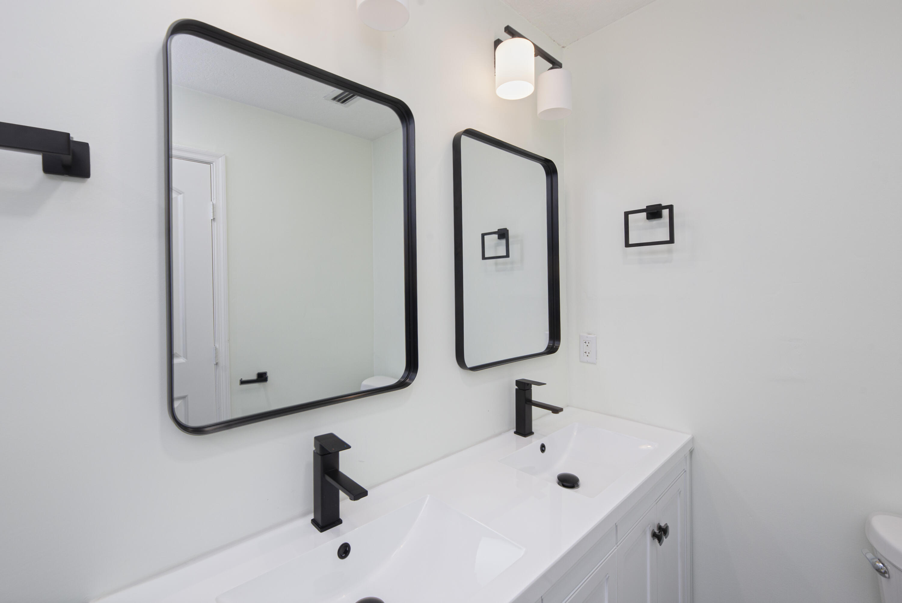 GROVENOR ESTATES UNIT 2 - Residential