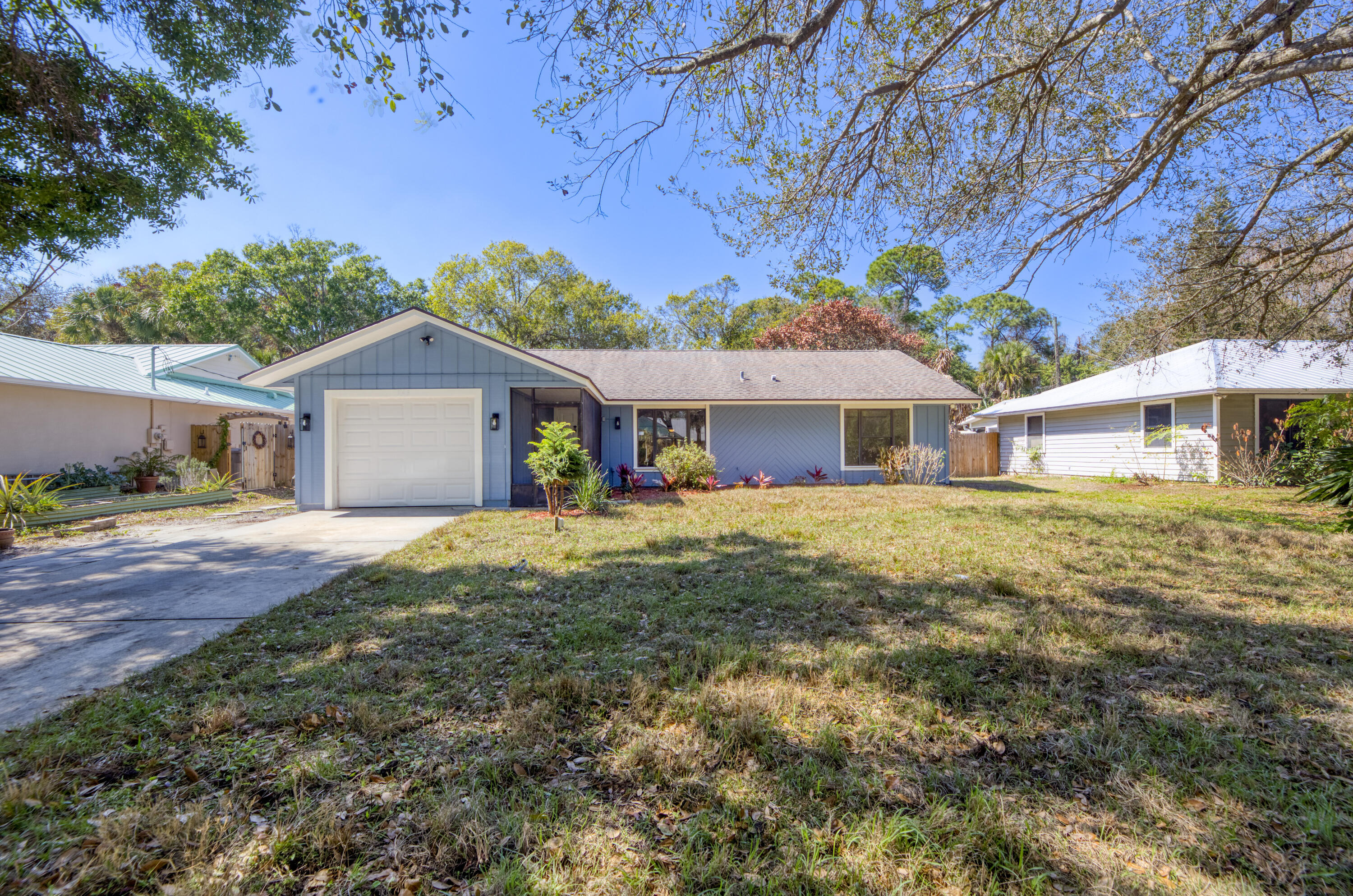 GROVENOR ESTATES UNIT 2 - Residential