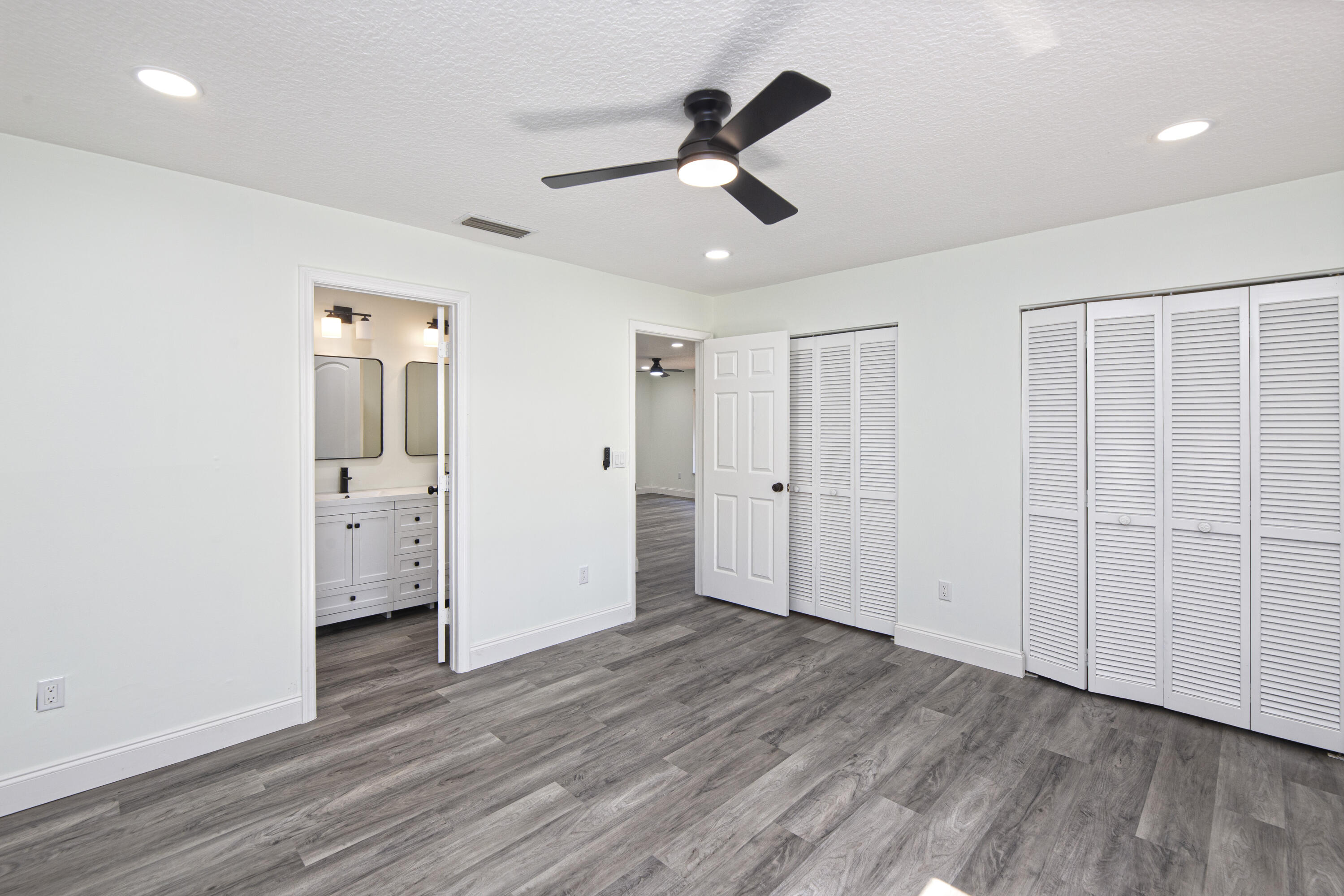 GROVENOR ESTATES UNIT 2 - Residential