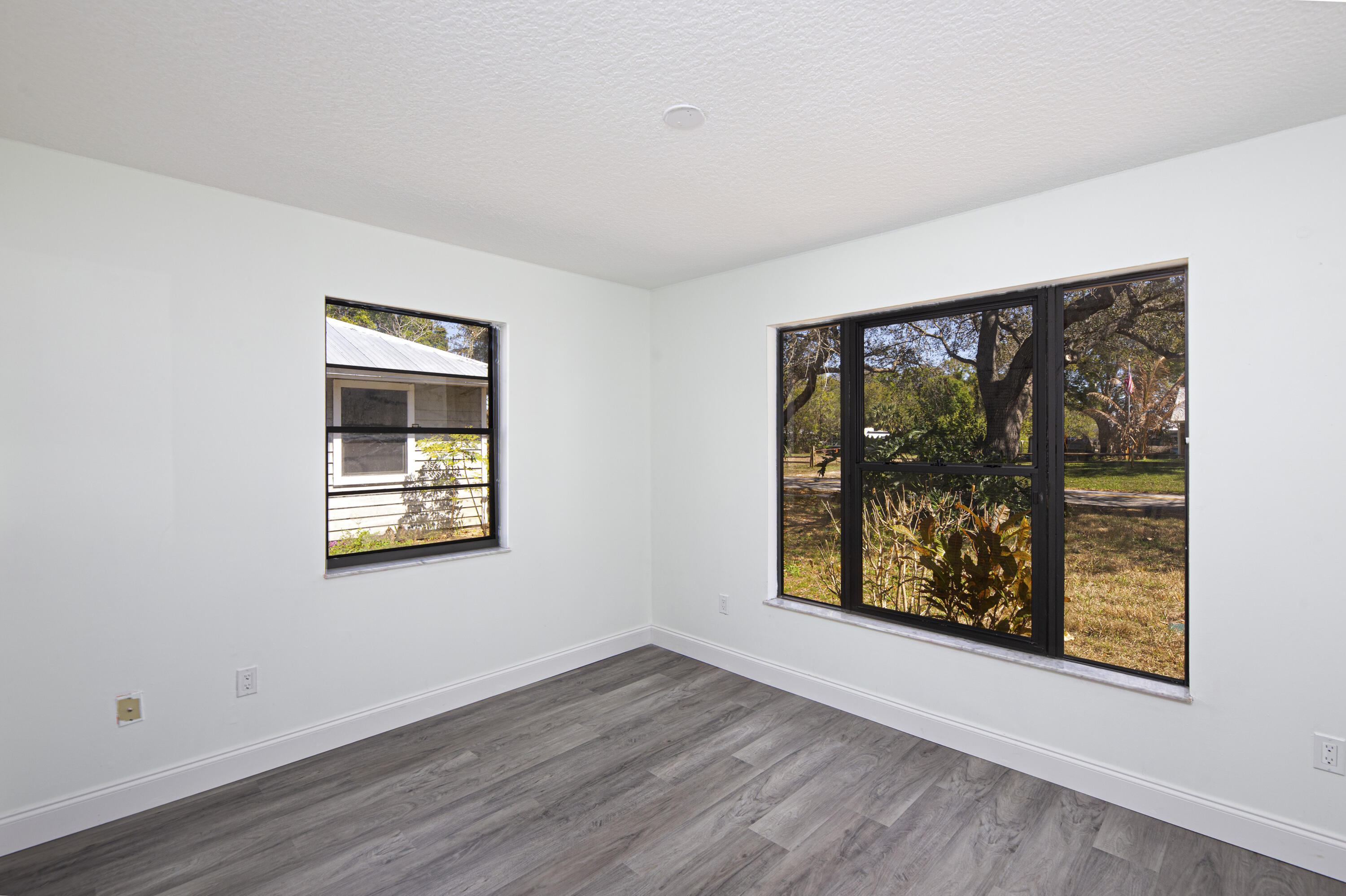 GROVENOR ESTATES UNIT 2 - Residential