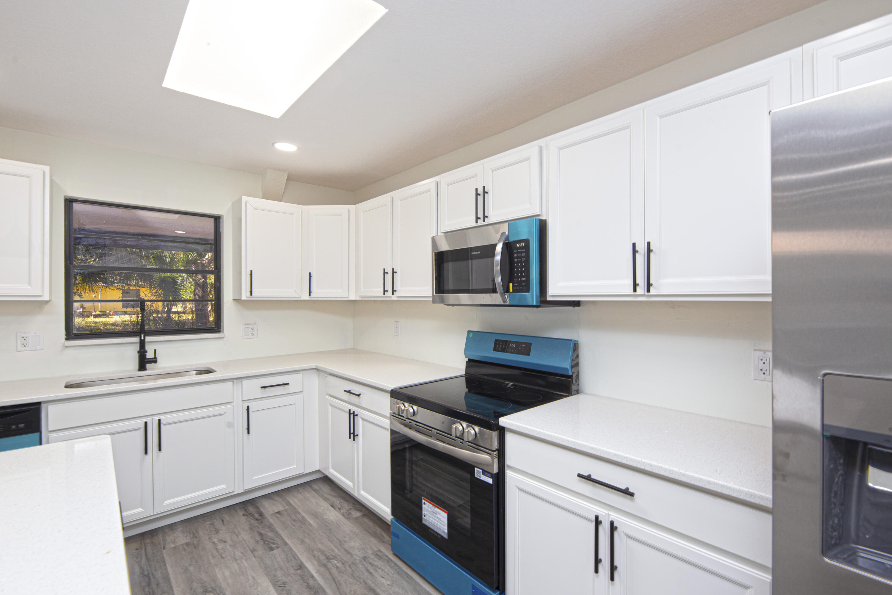 GROVENOR ESTATES UNIT 2 - Residential