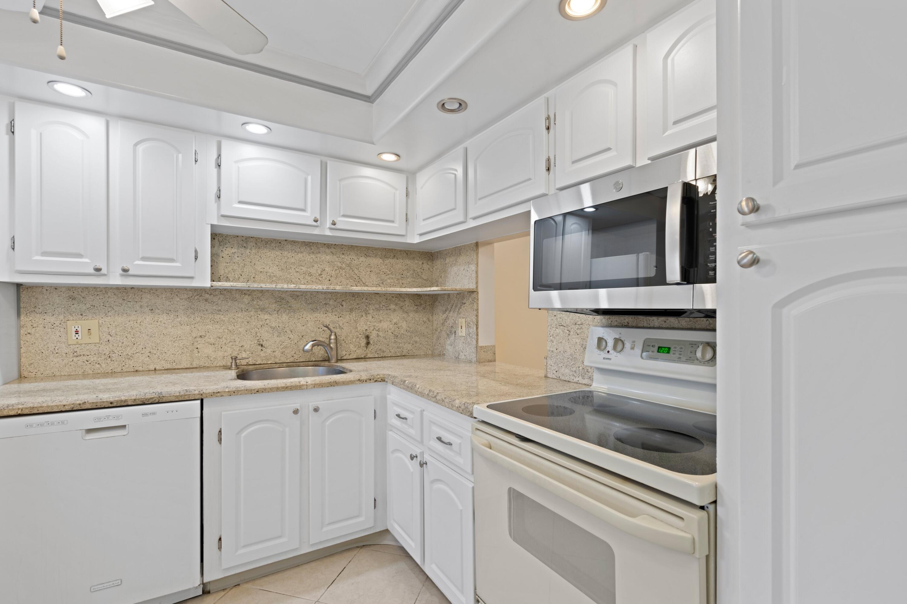 BOCA TEECA CONDO 4 - Residential