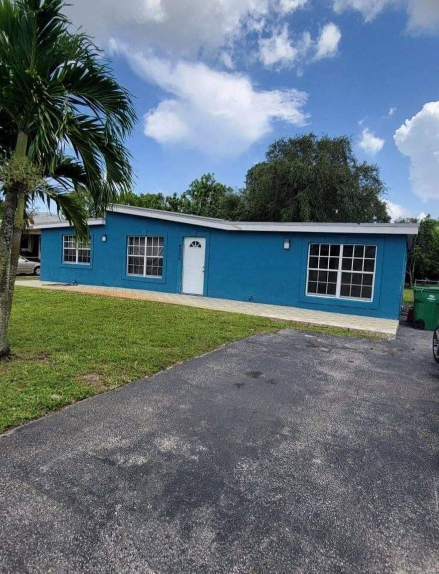 This home is fully updated. extremely large back yard for lots of entertainment and play area for your children.
right in the heart of Hollywood, close to Schools, Shopping, Worship Centers, Parks, Entrainments, Tolls, and Highways. Quick approval. make this your home.