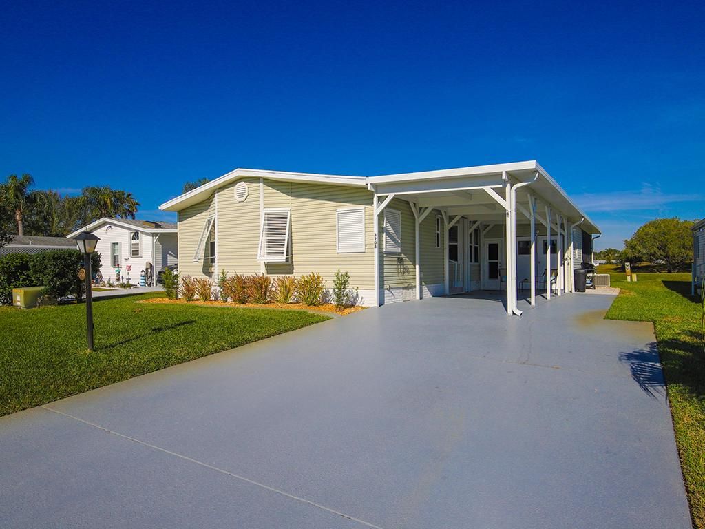 Photo of 3208 Ironwood Avenue, Port Saint Lucie, FL 34952 (MLS # R10690354)