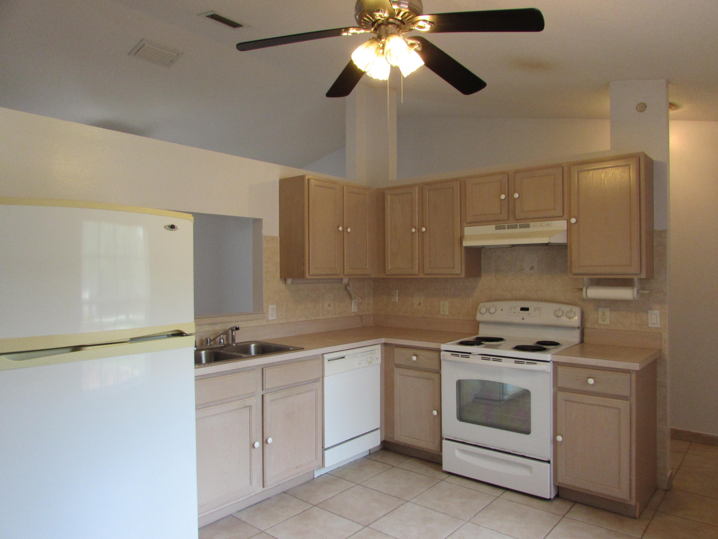 PORT ST LUCIE SECTION 46 1ST REPLAT - Residential Lease