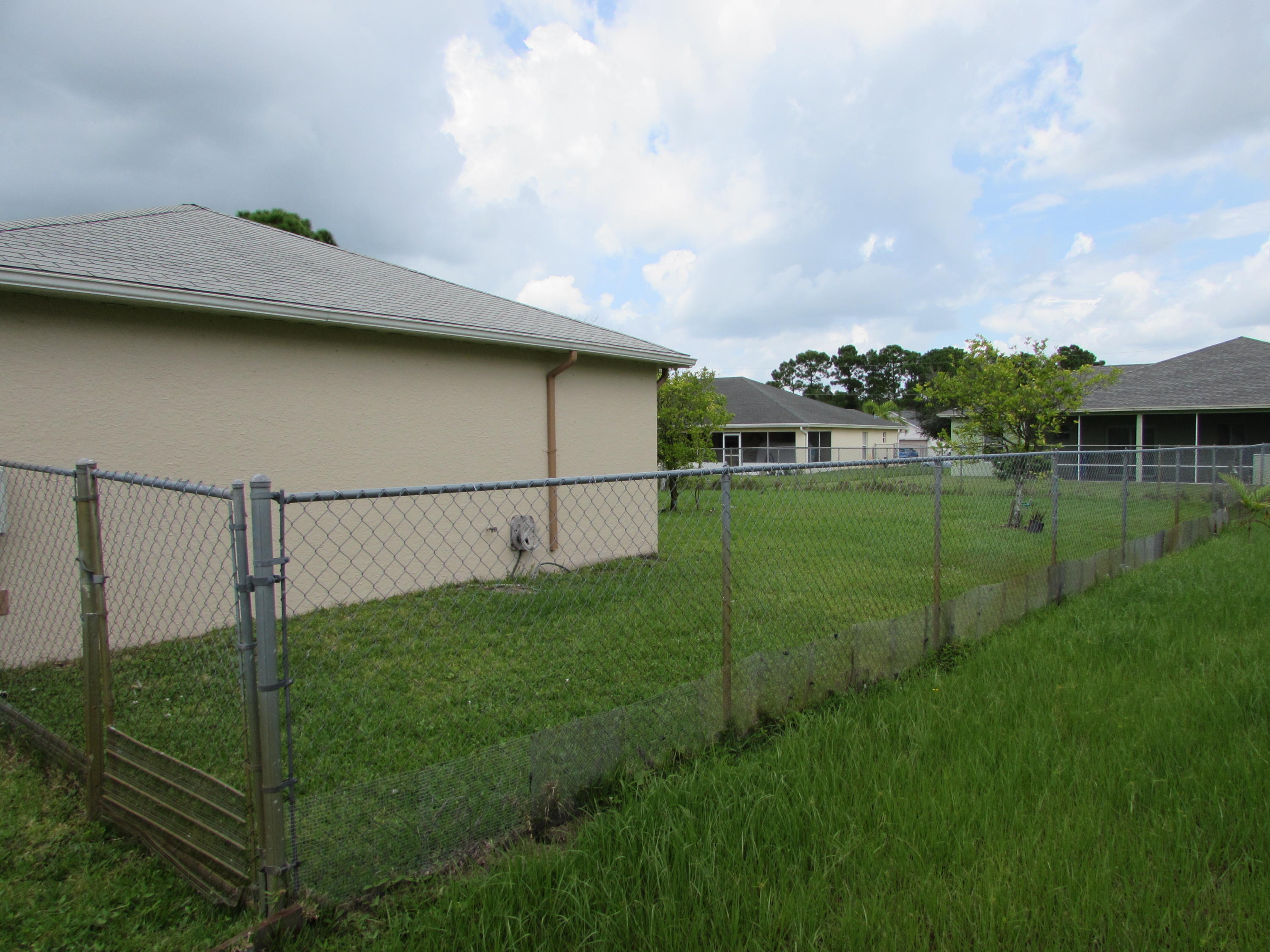 PORT ST LUCIE SECTION 46 1ST REPLAT - Residential Lease