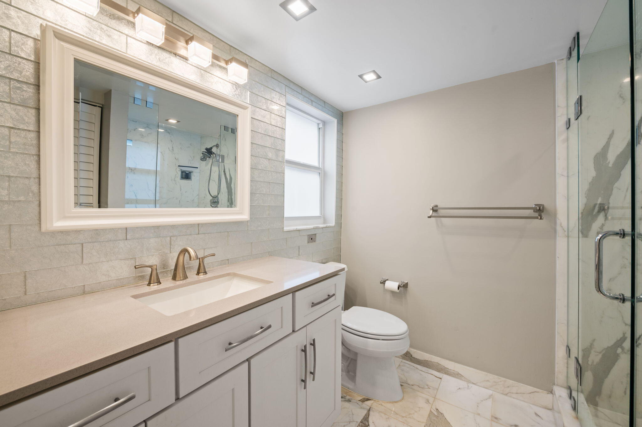 IMPERIAL CONDOMINIUM - Residential Lease