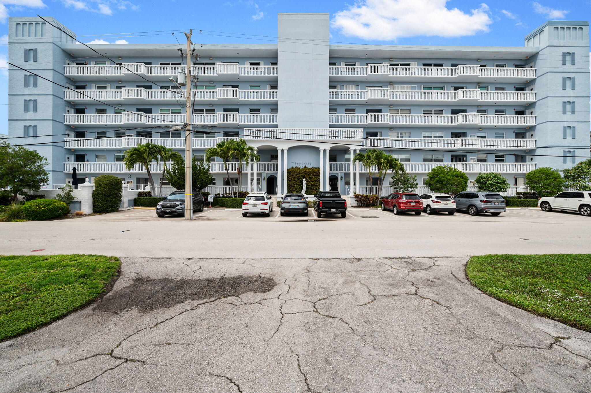 IMPERIAL CONDOMINIUM - Residential Lease
