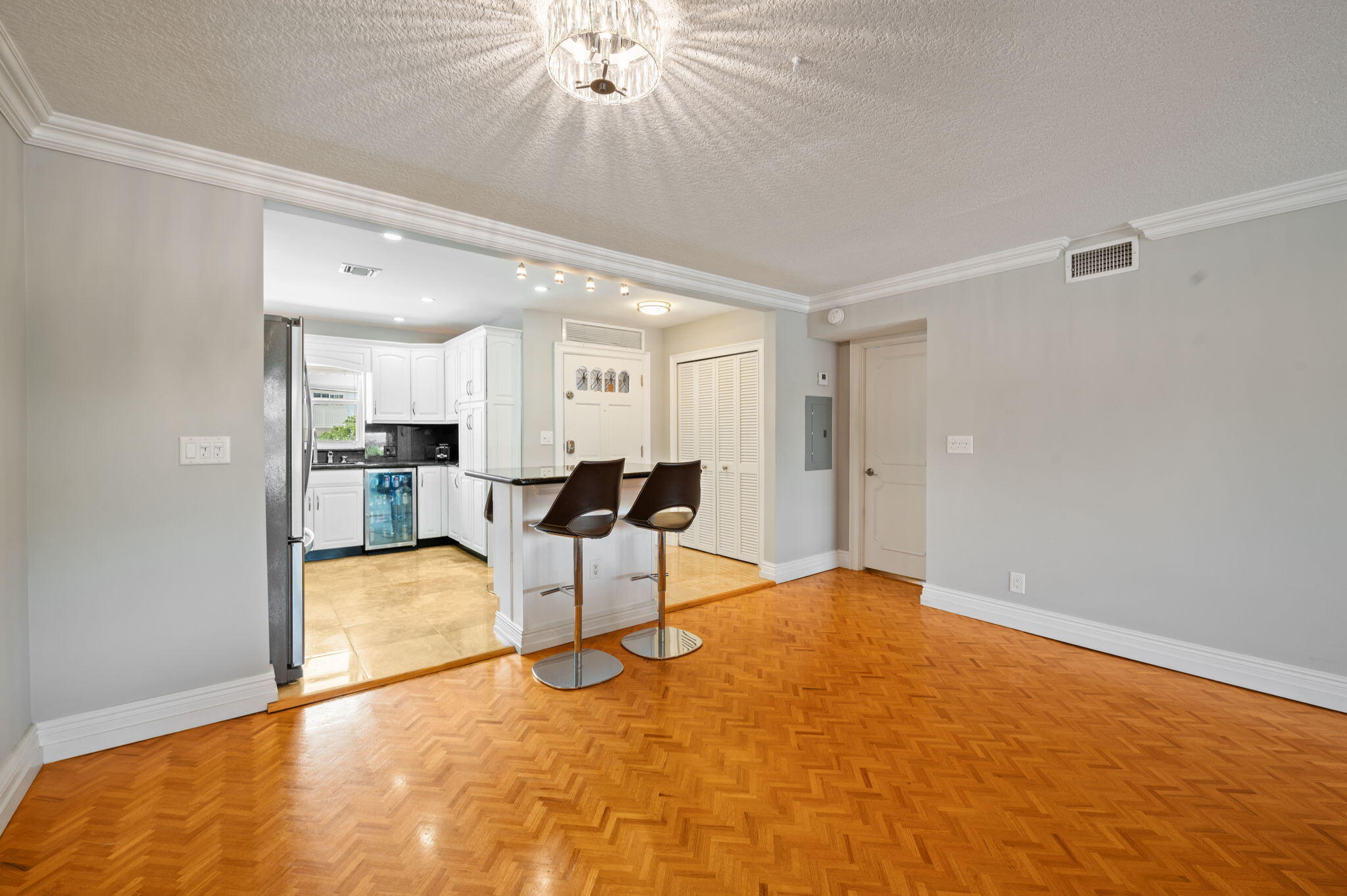 IMPERIAL CONDOMINIUM - Residential Lease