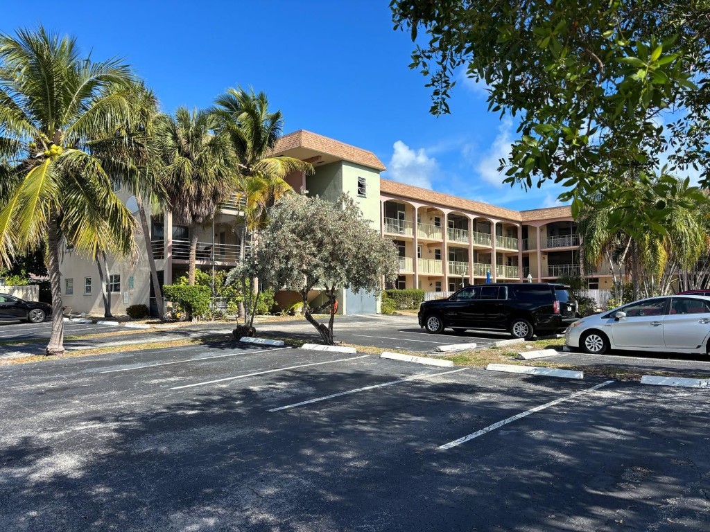 100 SE 6th Avenue 303