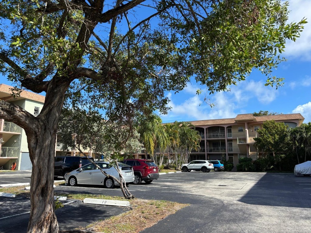 100 SE 6th Avenue 303