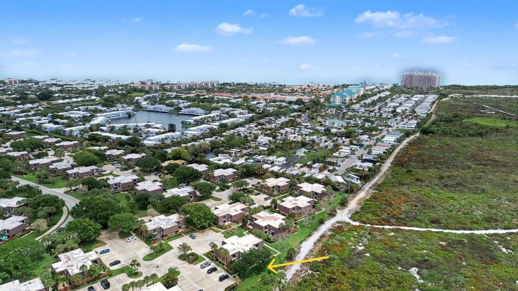 Photo of 1940 19th Court, Jupiter, FL 33477 (MLS # B26008237)