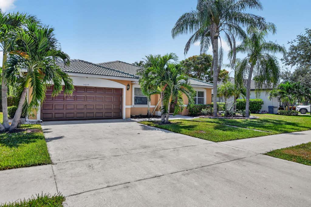 Photo of 5659 NW 109TH Lane, Coral Springs, FL 33076 (MLS # B26065451)