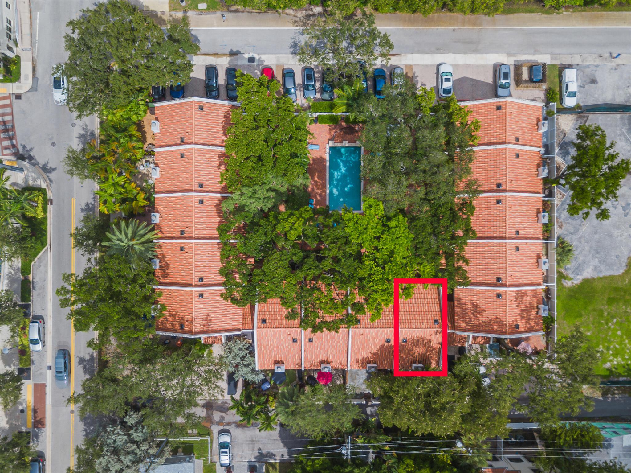 CARIBBEAN TOWNHOMES - Residential