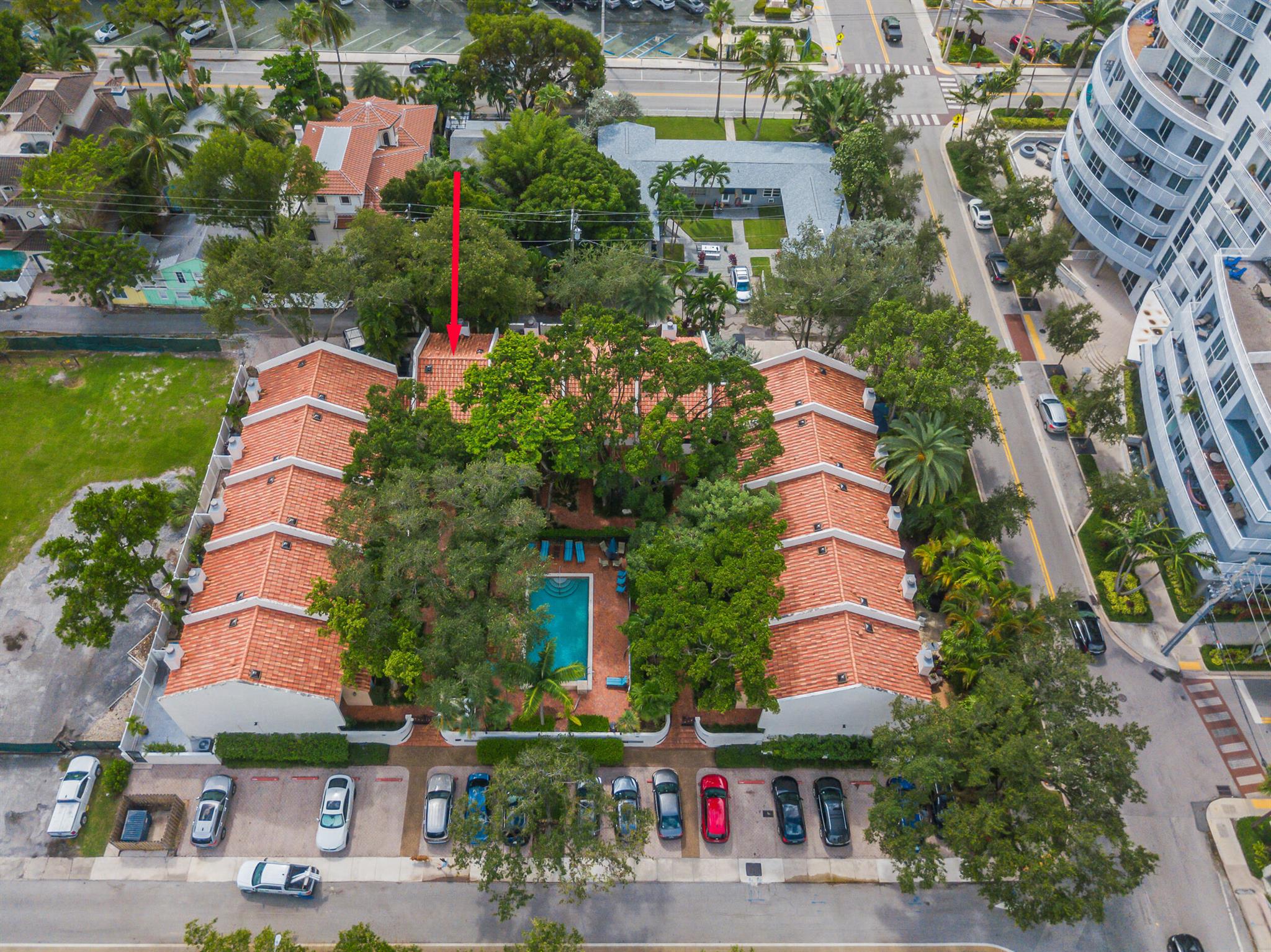 CARIBBEAN TOWNHOMES - Residential