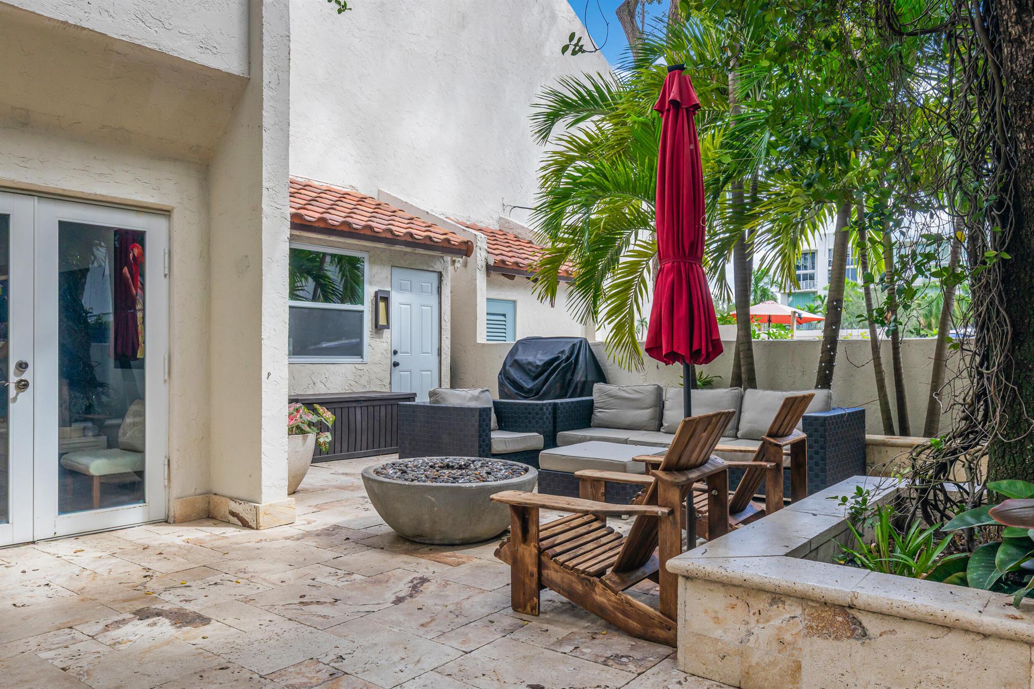 CARIBBEAN TOWNHOMES - Residential