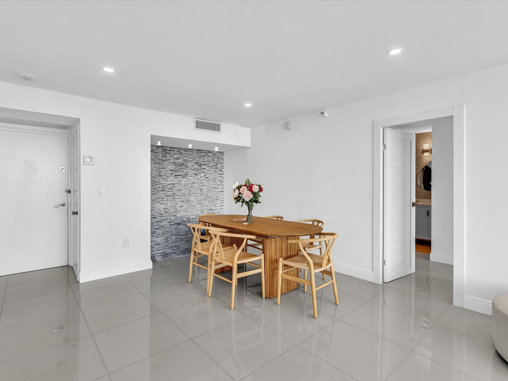 WATERVIEW CONDO - Residential Lease