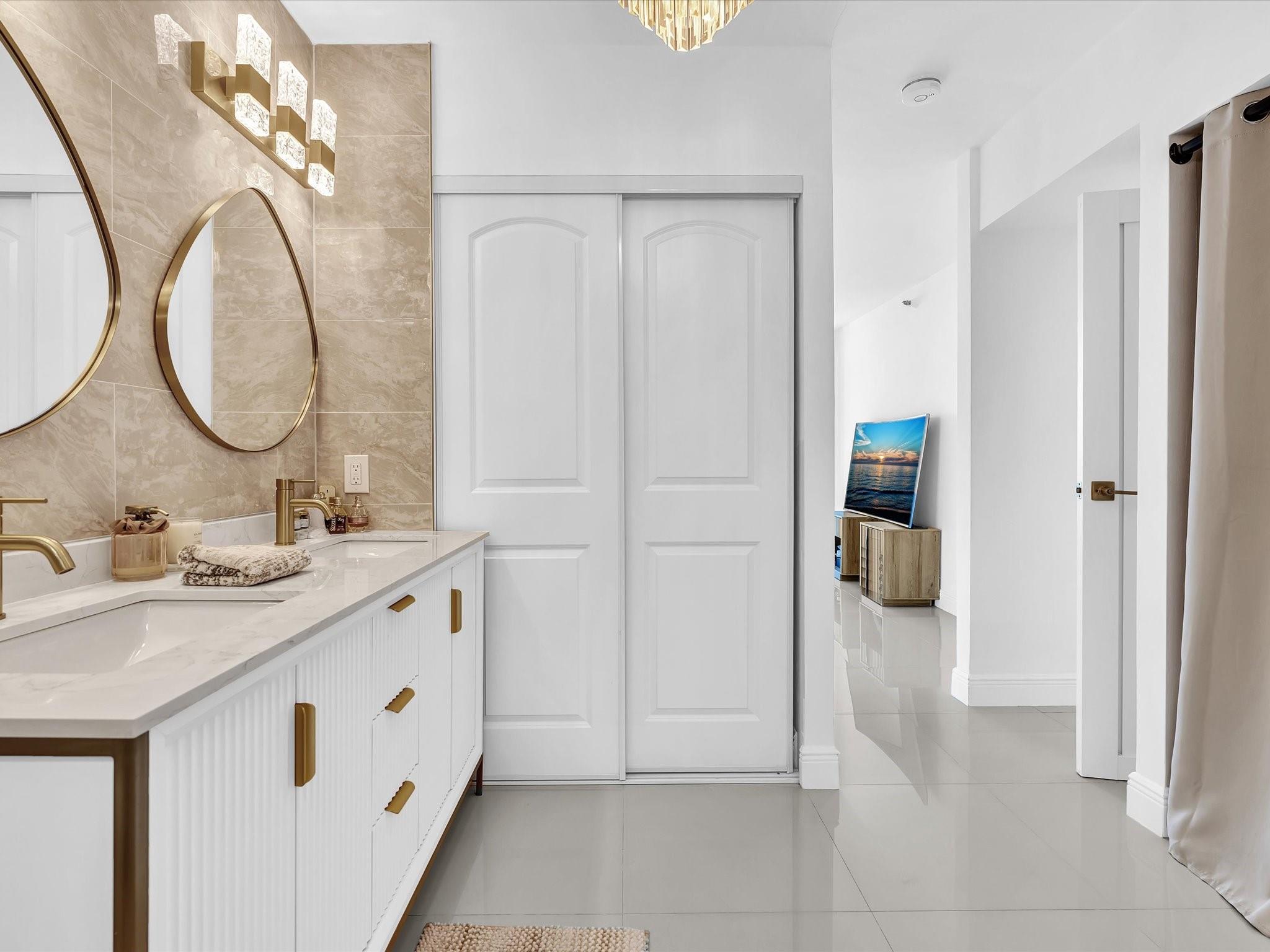 WATERVIEW CONDO - Residential Lease