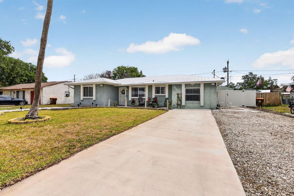 Photo of 2026 7th Court SW, Vero Beach, FL 32962 (MLS # B26028750)
