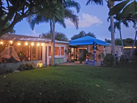 Photo of 1613 Nanette Court, Lake Worth, FL 33461 (MLS # R11148941)