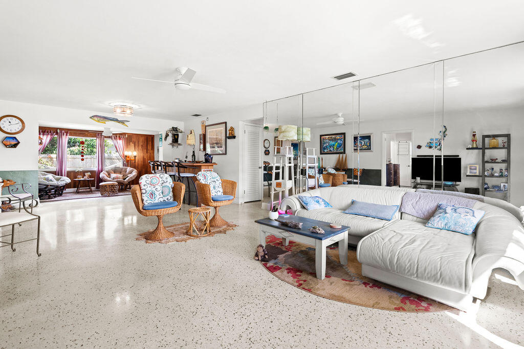 LAKE OSBORNE ESTATES 7 - Residential