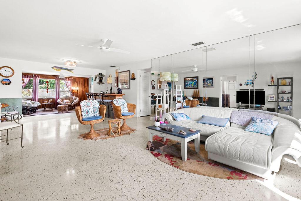 LAKE OSBORNE ESTATES 7 - Residential