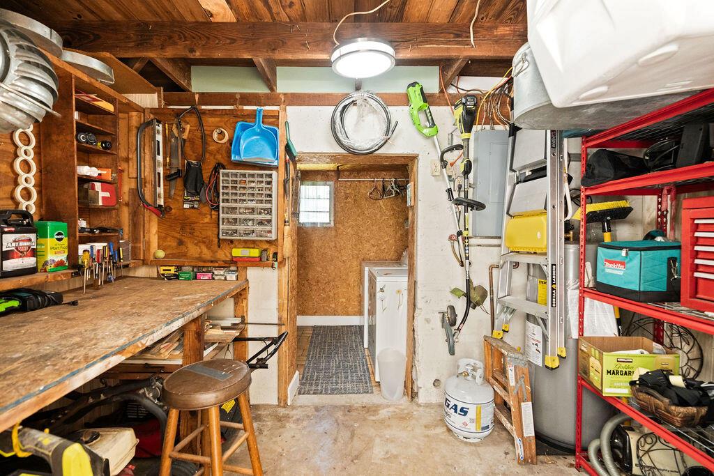 LAKE OSBORNE ESTATES 7 - Residential