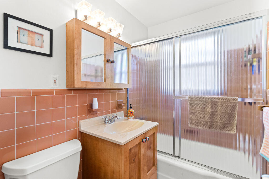 LAKE OSBORNE ESTATES 7 - Residential