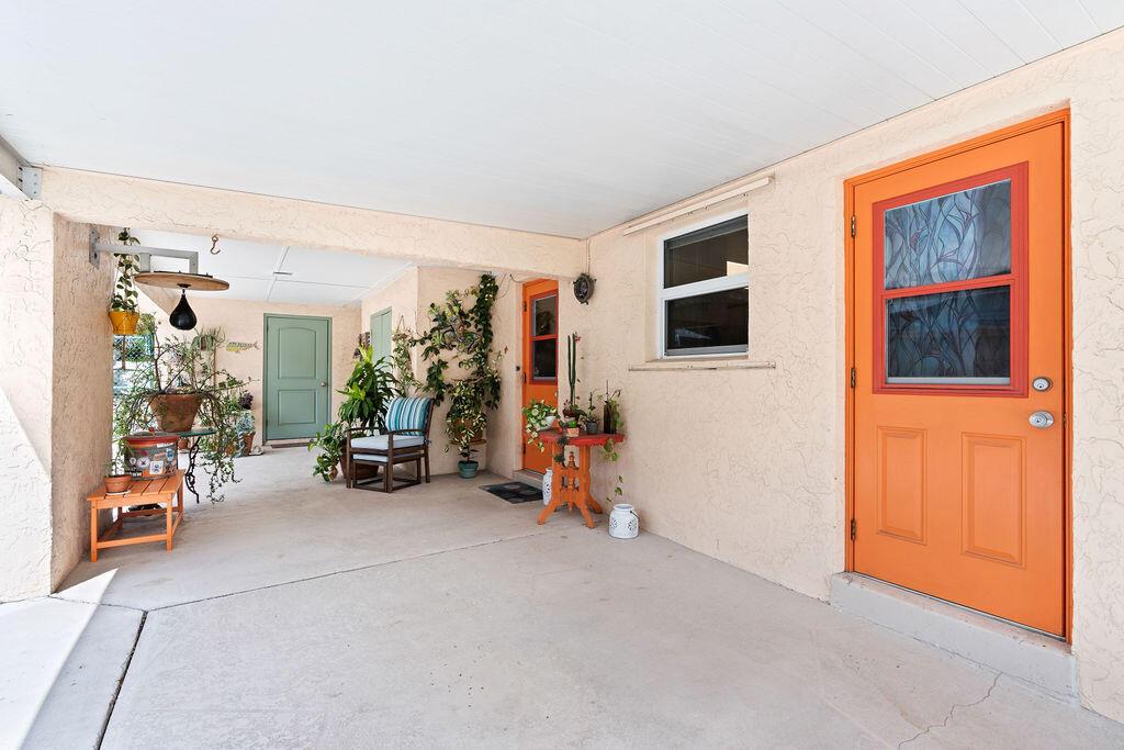 LAKE OSBORNE ESTATES 7 - Residential