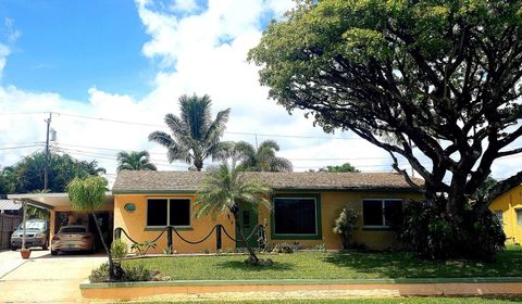 Tiny photo for 1613 Nanette Court, Lake Worth, FL 33461 (MLS # R11148941)