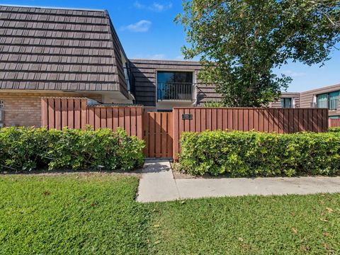 Photo of 1921 19th Court, Jupiter, FL 33477 (MLS # B26025703)