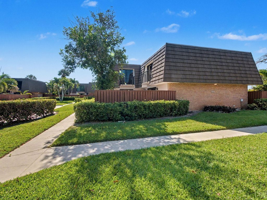 Photo of 1921 19th Court, Jupiter, FL 33477 (MLS # B26025703)